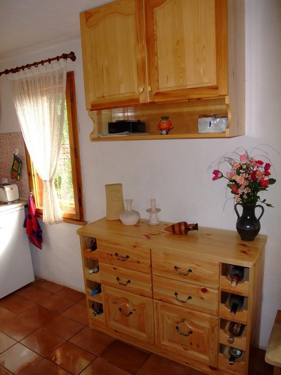 Къща За Гости Каза Роза - Swiss Style Chalet Casa Rosa Guest House Kyustendil Bilik gambar